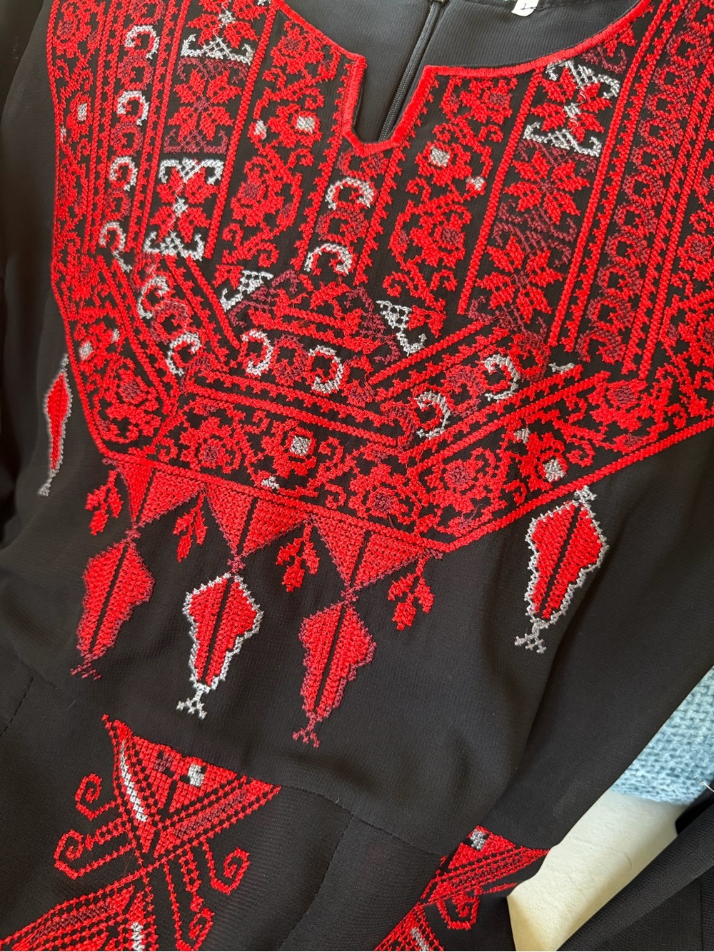 Teens thobe thob Palestinian dress  Black with Red computer Embroidery size 2/4
